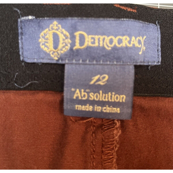 Democracy Women's Size 12 Red 'Ab' Solution Denim Jogger Pants - Picture 2 of 10